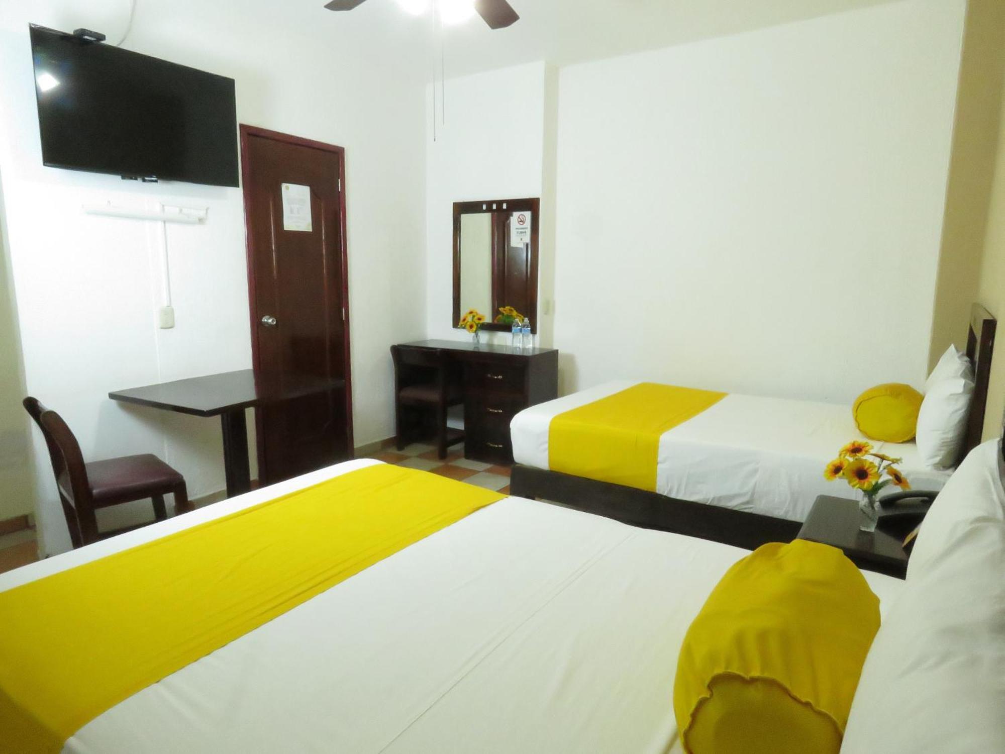 Hotel Los Girasoles Tepic Exterior photo