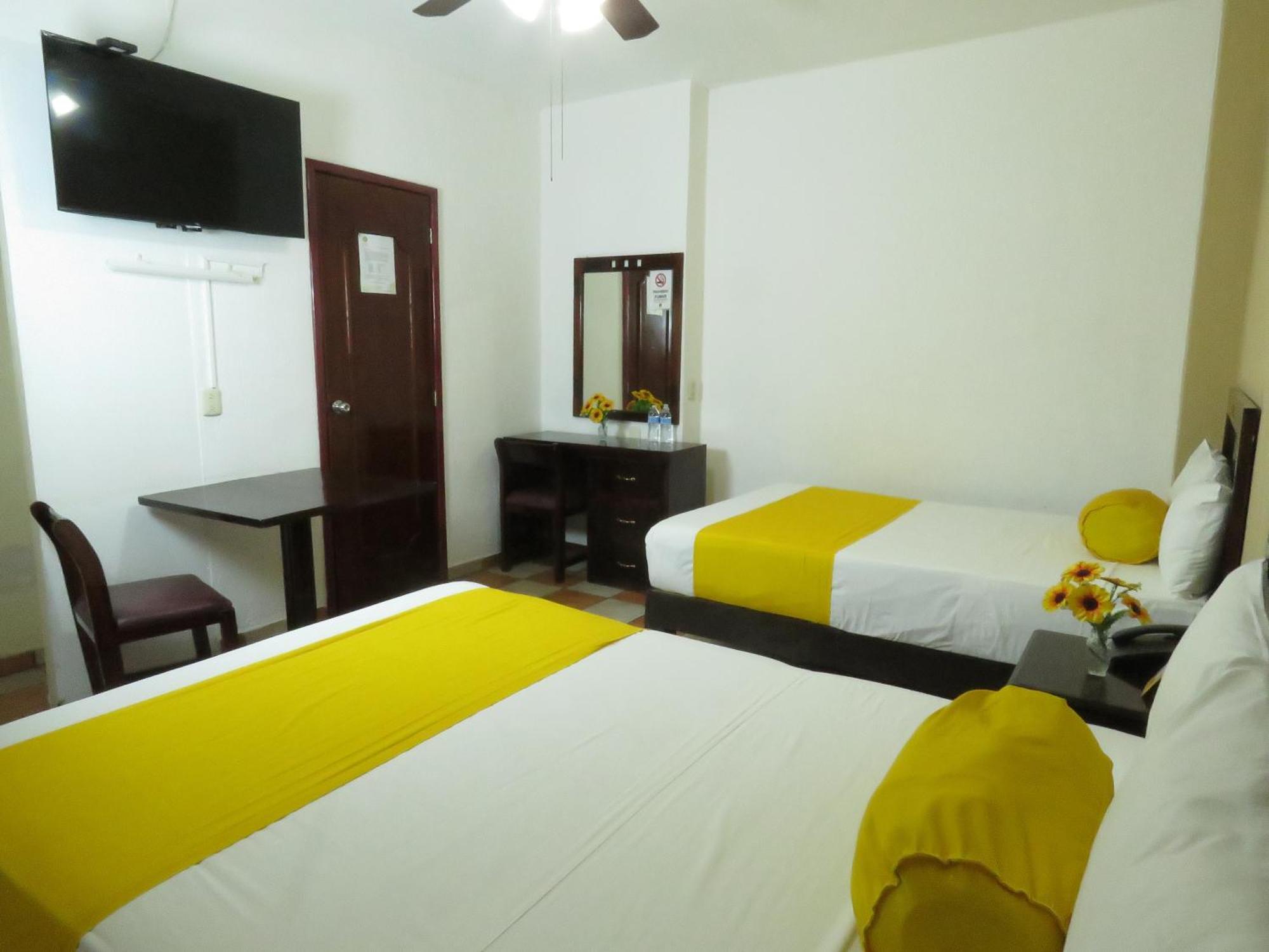 Hotel Los Girasoles Tepic Exterior photo