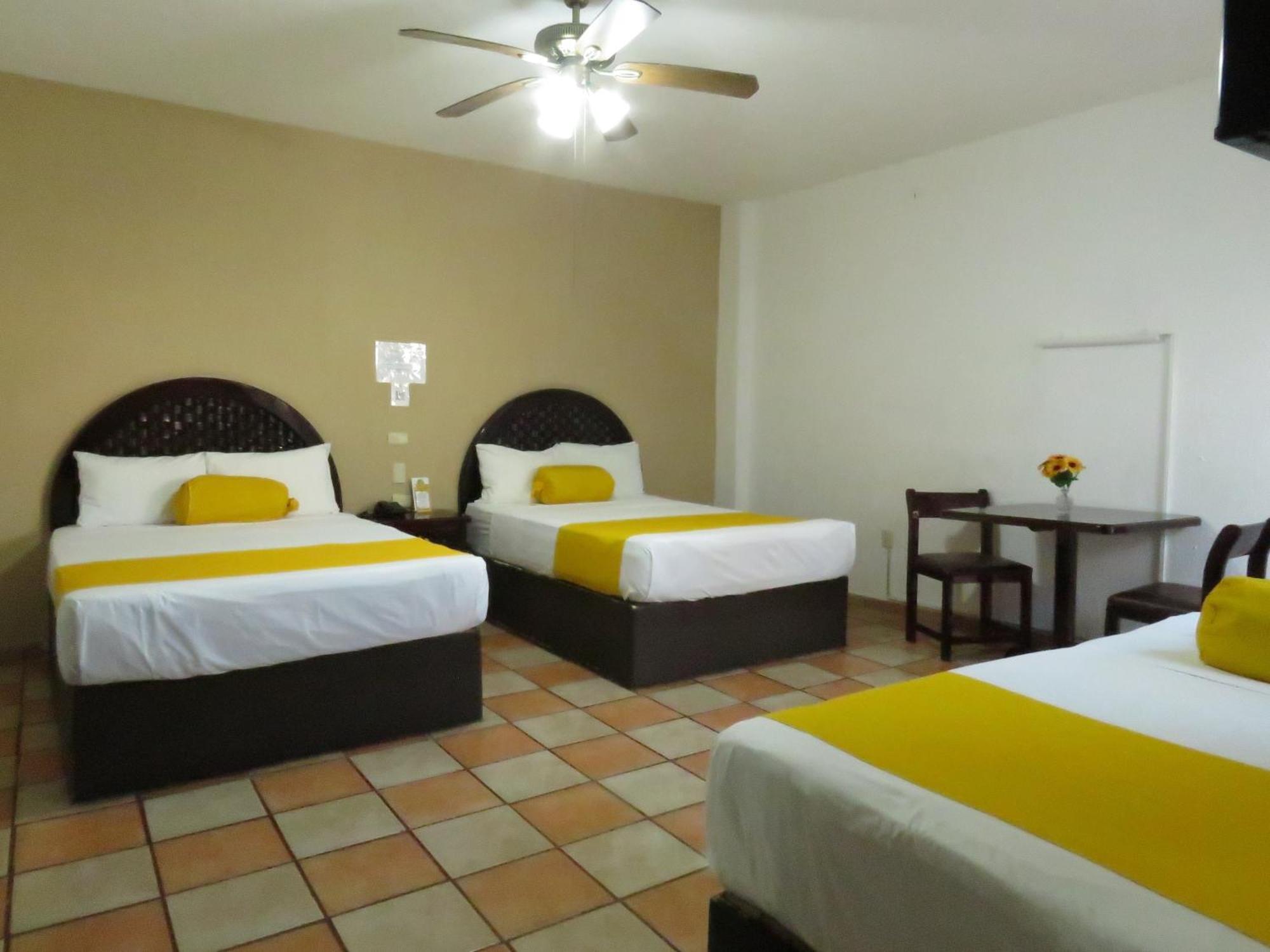 Hotel Los Girasoles Tepic Exterior photo